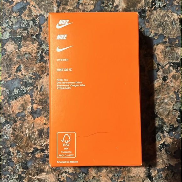 New Nike Gift Card Holder Box give a gift card holiday birthday unisex - Picture 7 of 7